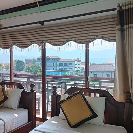 Bountang Mountain View Riverside Hotel Vang Vieng Exteriör bild