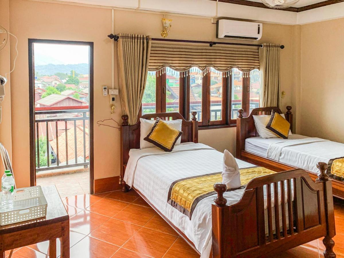 Bountang Mountain View Riverside Hotel Vang Vieng Exteriör bild