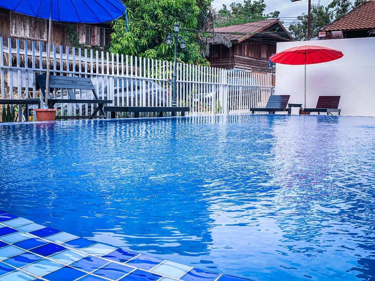 Bountang Mountain View Riverside Hotel Vang Vieng Exteriör bild