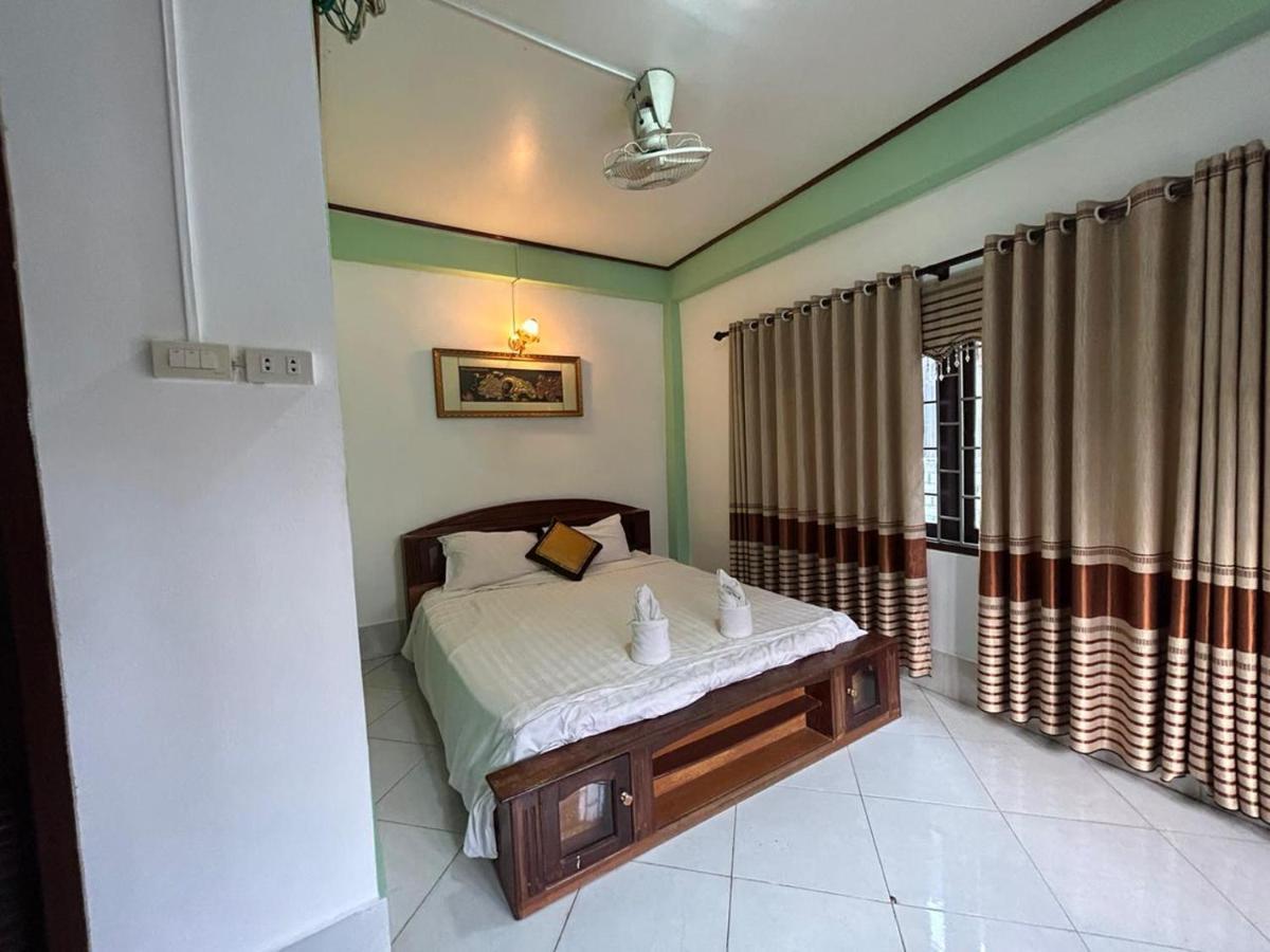 Bountang Mountain View Riverside Hotel Vang Vieng Exteriör bild